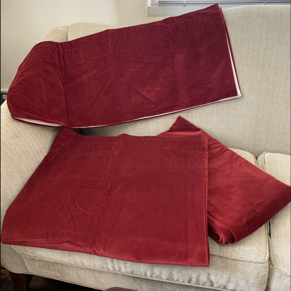 Country Curtains Velvet Drapes/Valance (Burgundy)